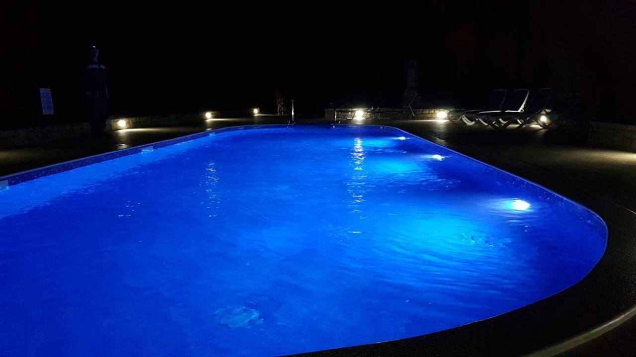 Holiday Home Marina Kastelir Luaran gambar