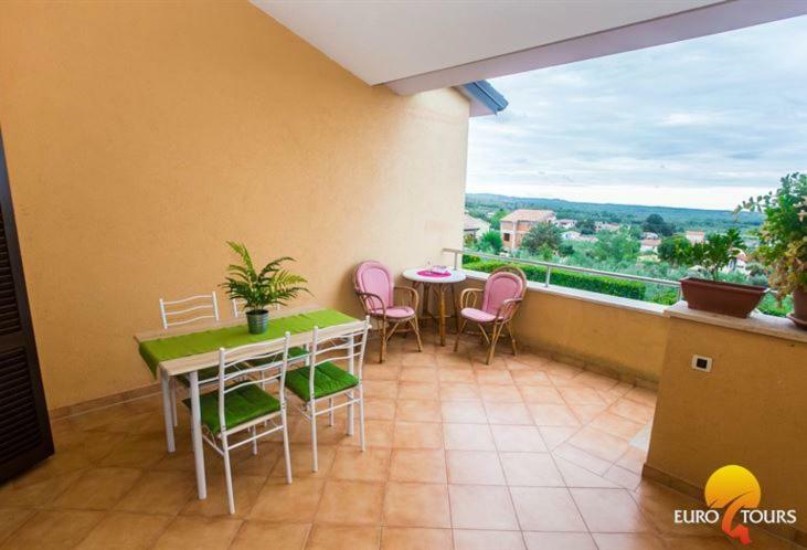 Holiday Home Marina Kastelir Luaran gambar